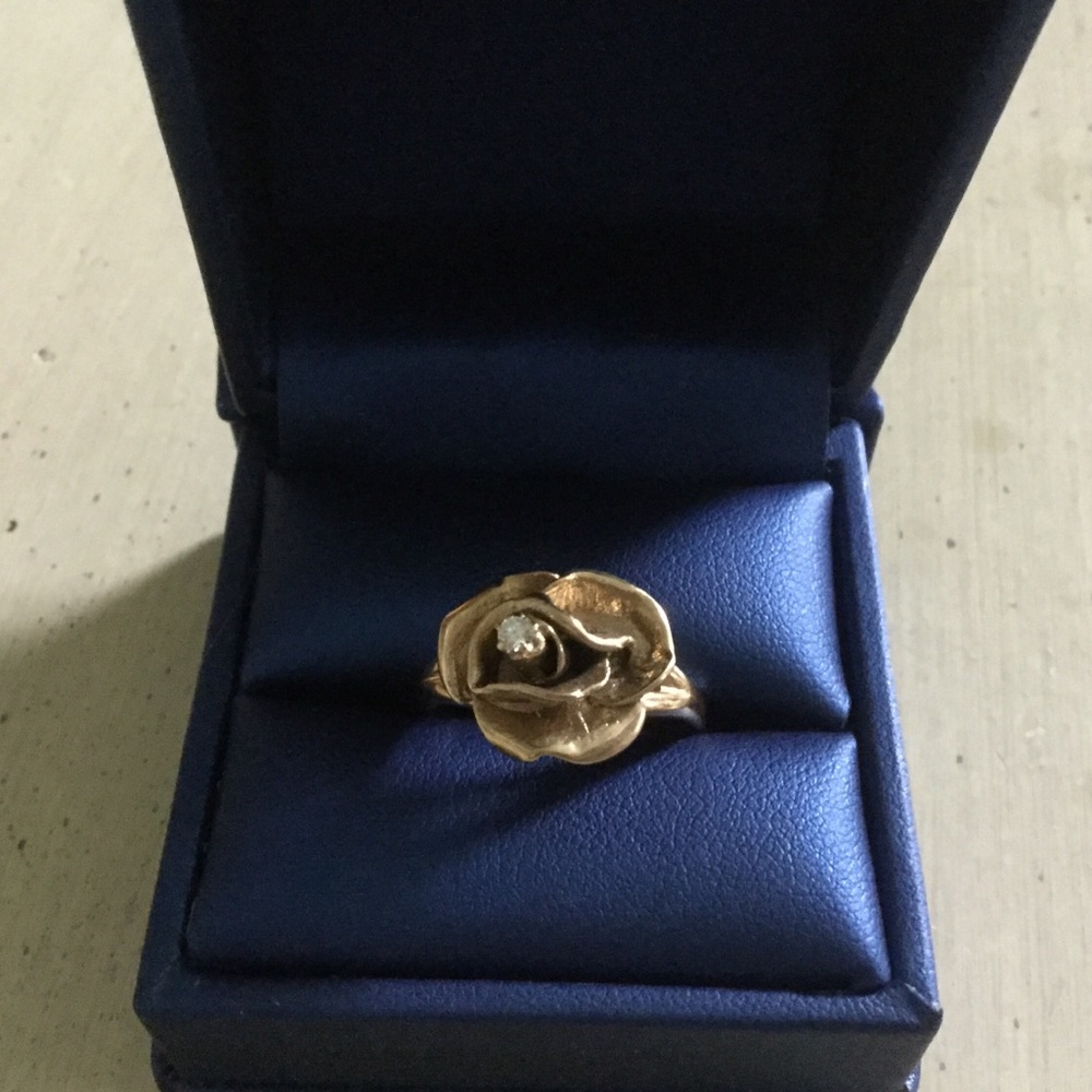 14k Gold Ring - Rose with a Diamond Size 9